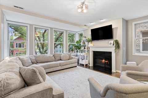 Tiny photo for 1132 W Wolfram Street #3, Chicago, IL 60657 (MLS # 12501405)