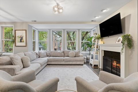 Tiny photo for 1132 W Wolfram Street #3, Chicago, IL 60657 (MLS # 12501405)