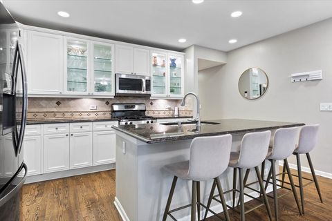 Tiny photo for 1132 W Wolfram Street #3, Chicago, IL 60657 (MLS # 12501405)