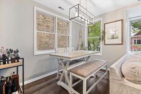 Tiny photo for 1132 W Wolfram Street #3, Chicago, IL 60657 (MLS # 12501405)