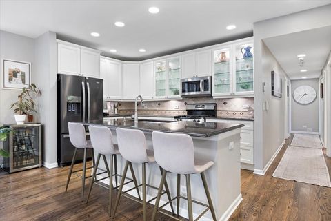 Tiny photo for 1132 W Wolfram Street #3, Chicago, IL 60657 (MLS # 12501405)