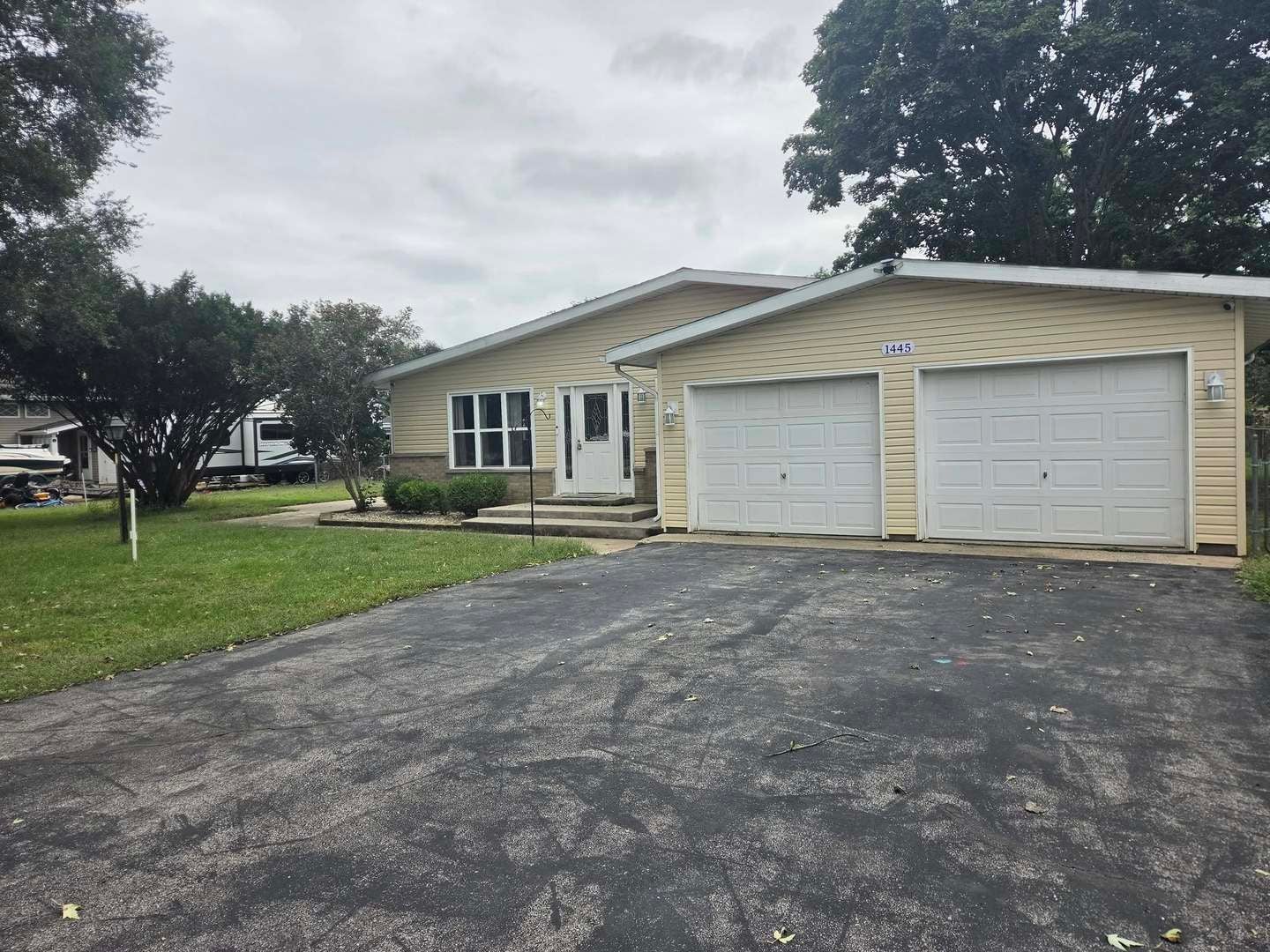 1445 Lantern Lane