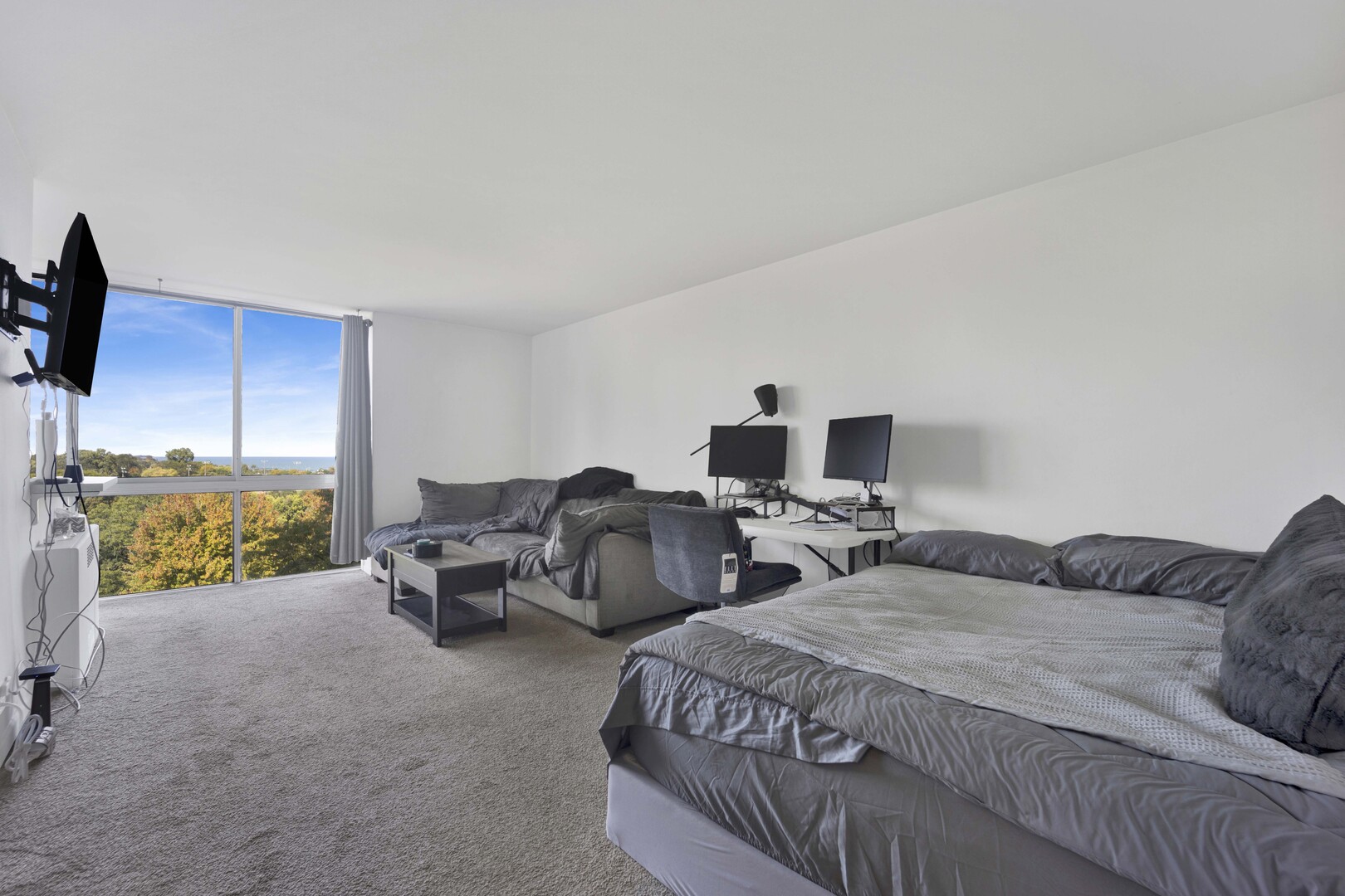 1555 N Dearborn Parkway 8c