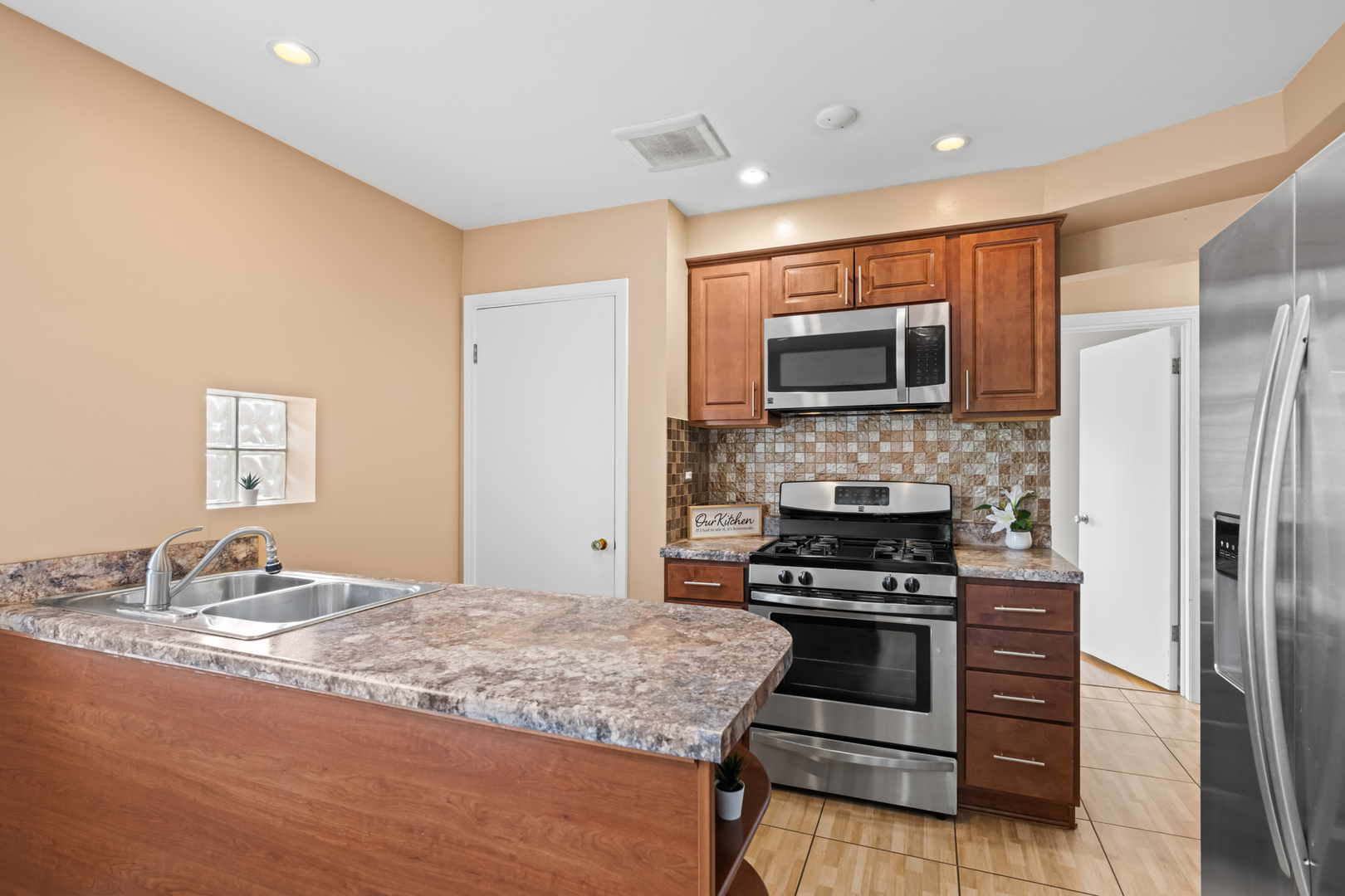 Franklin Park, Illinois 60131, United States, 3 Bedrooms Bedrooms, ,1 BathroomBathrooms,Residential,Active,216535