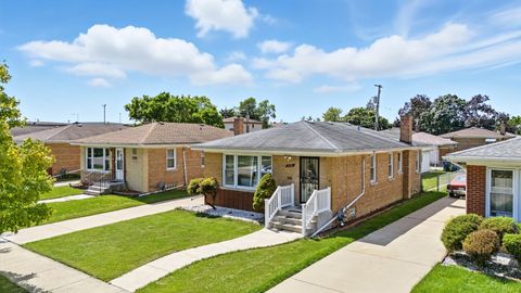 Tiny photo for 2920 N Sarah Street, Franklin Park, IL 60131 (MLS # 12481348)