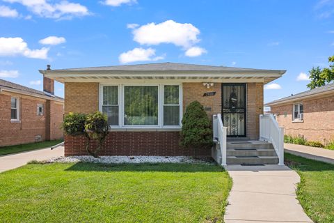 Photo of 2920 N Sarah Street, Franklin Park, IL 60131 (MLS # 12481348) Photo of 2920 N Sarah Street, Franklin Park, IL 60131 (MLS # 12481348)
