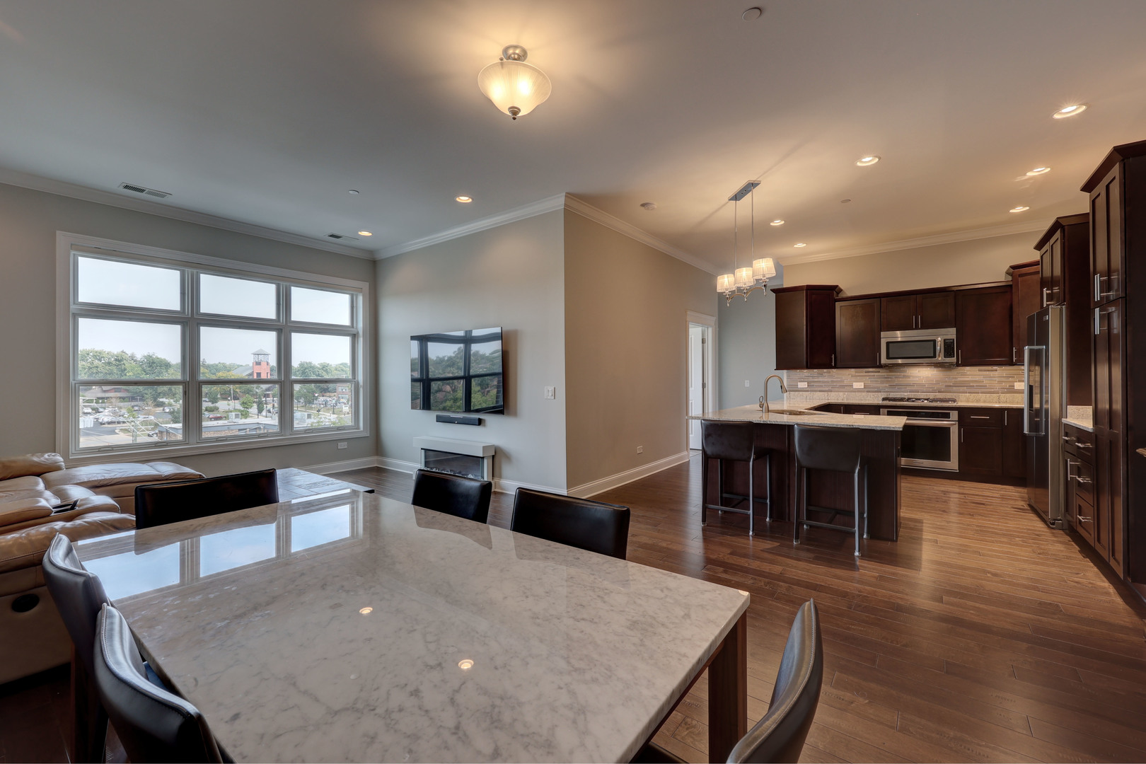 4929 Forest Avenue 4F