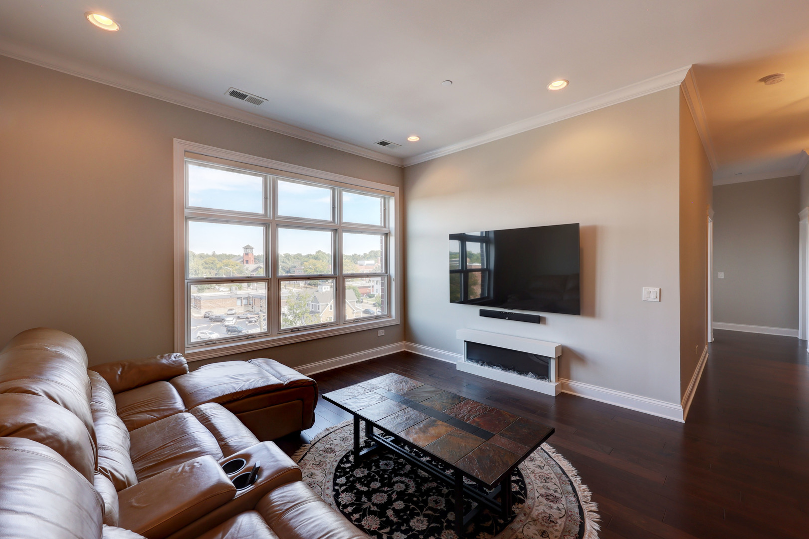 4929 Forest Avenue 4F