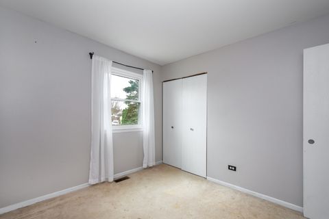 Tiny photo for 914 Wembley Drive, Island Lake, IL 60042 (MLS # 12593253)