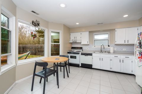 Tiny photo for 914 Wembley Drive, Island Lake, IL 60042 (MLS # 12593253)