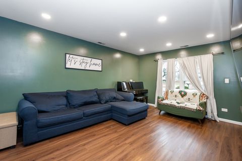 Tiny photo for 914 Wembley Drive, Island Lake, IL 60042 (MLS # 12593253)