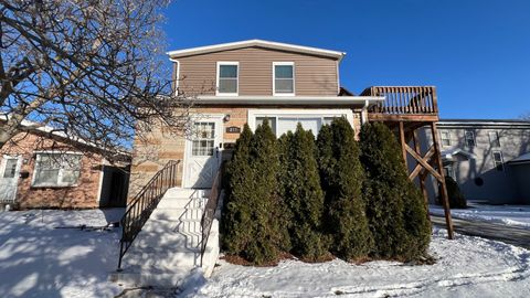 Photo of 113 Washington Avenue, La Grange, IL 60525 (MLS # 12517616)