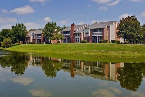 6107 Lincoln Oaks Drive 102 Willowbrook IL 60527
