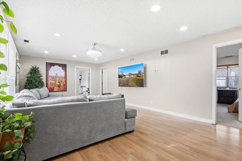 Tiny photo for 100 Pratt Boulevard, Roselle, IL 60172 (MLS # 12574902)