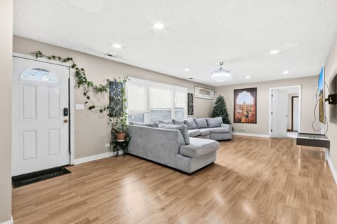 Tiny photo for 100 Pratt Boulevard, Roselle, IL 60172 (MLS # 12574902)