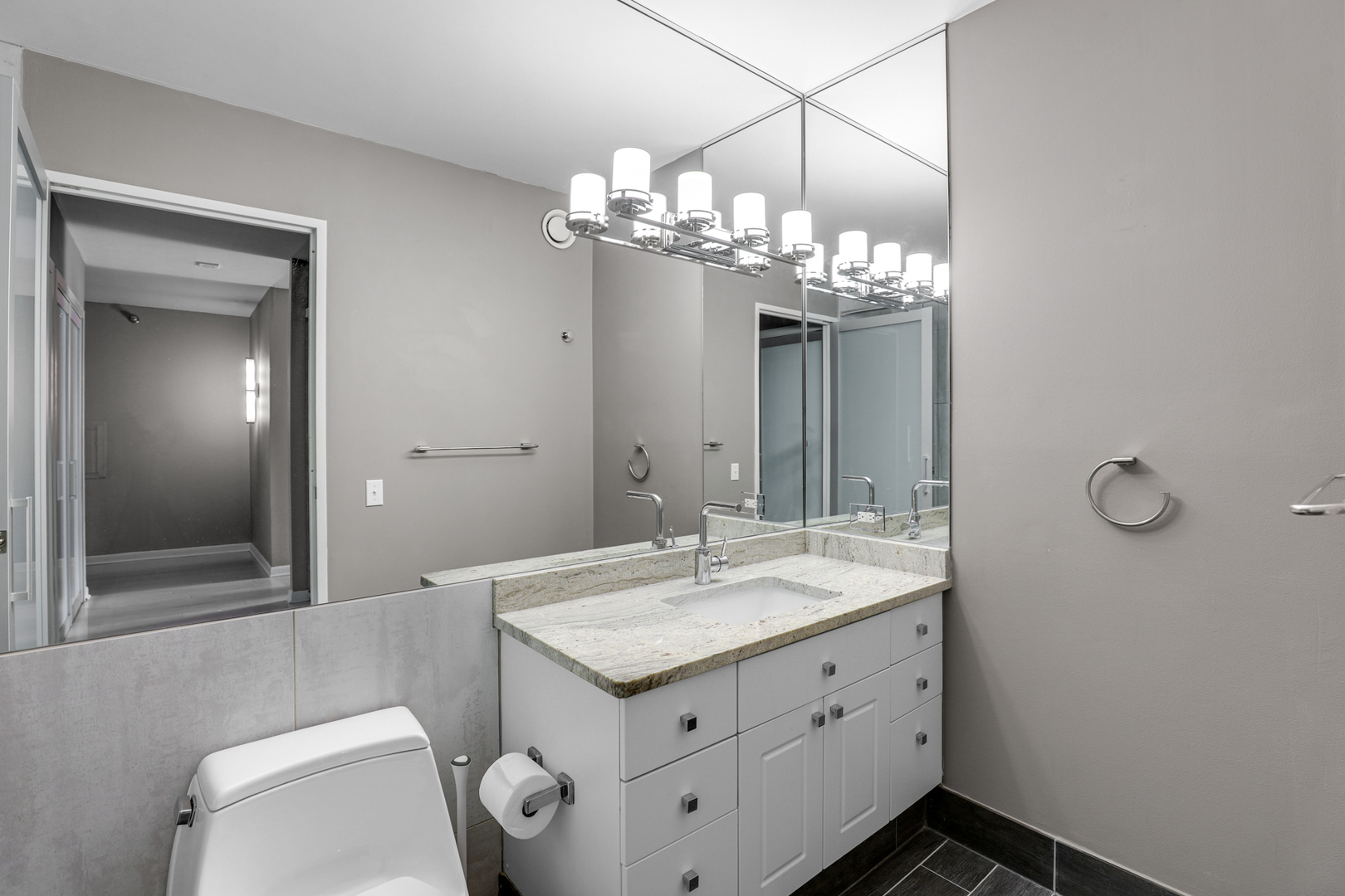 512 N Mcclurg Court 4409