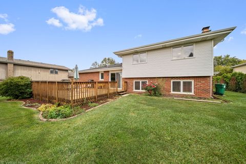 Tiny photo for 7405 W 157th Street, Orland Park, IL 60462 (MLS # 12488617)