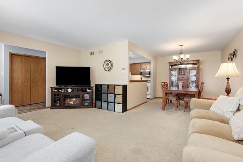 Tiny photo for 7324 W 152ND Street #73, Orland Park, IL 60462 (MLS # 12661598)