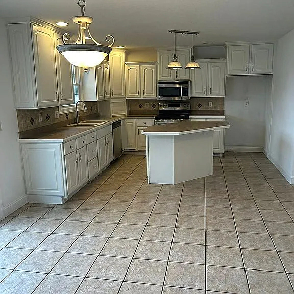 1713 W Bob O Link Drive