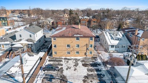 Tiny photo for 2222 N Harlem Avenue #1NW, Elmwood Park, IL 60707 (MLS # 12560973)