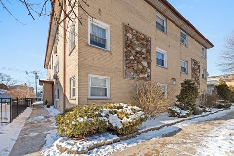 Tiny photo for 2222 N Harlem Avenue #1NW, Elmwood Park, IL 60707 (MLS # 12560973)