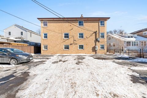 Tiny photo for 2222 N Harlem Avenue #1NW, Elmwood Park, IL 60707 (MLS # 12560973)