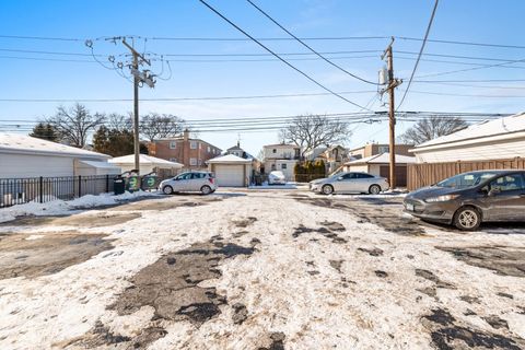 Tiny photo for 2222 N Harlem Avenue #1NW, Elmwood Park, IL 60707 (MLS # 12560973)