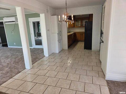 Tiny photo for 32 CIRCLE Drive, Centralia, IL 62801 (MLS # EB460041)