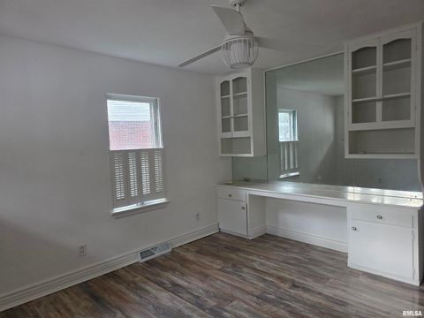 Tiny photo for 32 CIRCLE Drive, Centralia, IL 62801 (MLS # EB460041)