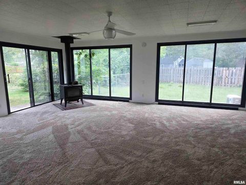 Tiny photo for 32 CIRCLE Drive, Centralia, IL 62801 (MLS # EB460041)