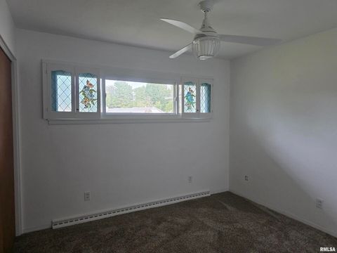 Tiny photo for 32 CIRCLE Drive, Centralia, IL 62801 (MLS # EB460041)