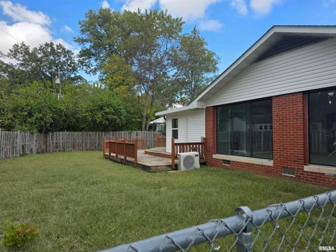 Tiny photo for 32 CIRCLE Drive, Centralia, IL 62801 (MLS # EB460041)