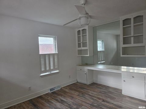 Tiny photo for 32 CIRCLE Drive, Centralia, IL 62801 (MLS # EB460041)