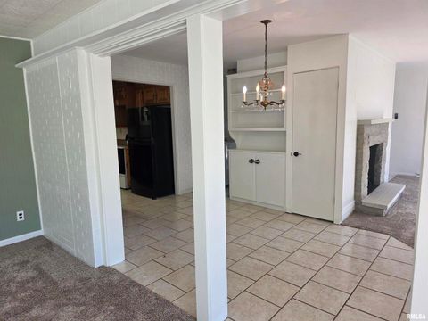 Tiny photo for 32 CIRCLE Drive, Centralia, IL 62801 (MLS # EB460041)