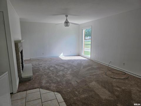 Tiny photo for 32 CIRCLE Drive, Centralia, IL 62801 (MLS # EB460041)