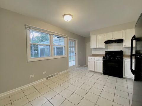 Tiny photo for 200 Patrick Drive, South Elgin, IL 60177 (MLS # 12427192)