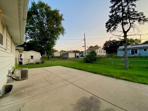 Tiny photo for 200 Patrick Drive, South Elgin, IL 60177 (MLS # 12427192)