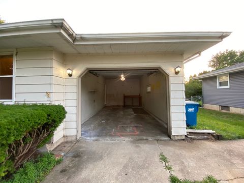 Tiny photo for 200 Patrick Drive, South Elgin, IL 60177 (MLS # 12427192)