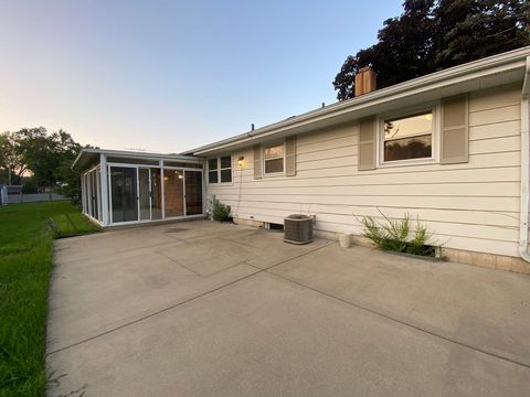 Tiny photo for 200 Patrick Drive, South Elgin, IL 60177 (MLS # 12427192)