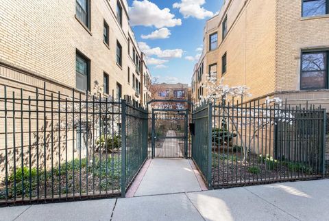 Tiny photo for 7033 N Sheridan Road #2N, Chicago, IL 60626 (MLS # 12615607)