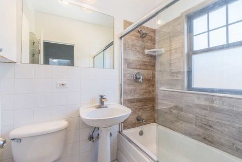 Tiny photo for 7033 N Sheridan Road #2N, Chicago, IL 60626 (MLS # 12615607)
