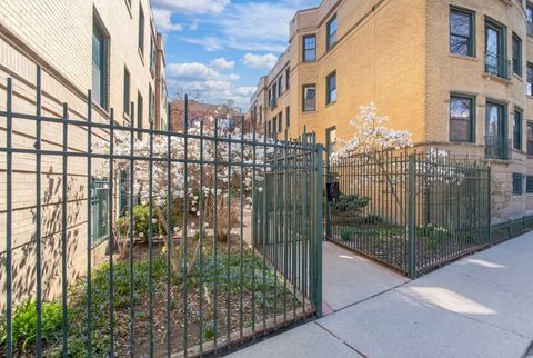 Tiny photo for 7033 N Sheridan Road #2N, Chicago, IL 60626 (MLS # 12615607)