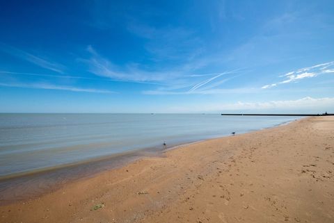Tiny photo for 7033 N Sheridan Road #2N, Chicago, IL 60626 (MLS # 12615607)
