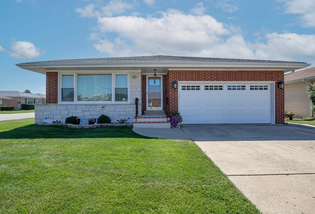 Photo for 8231 W Balmoral Avenue, Chicago, IL 60656 (MLS # 12467599)