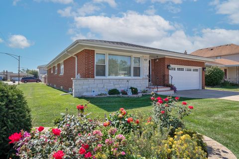 Tiny photo for 8231 W Balmoral Avenue, Chicago, IL 60656 (MLS # 12467599)