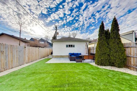 Tiny photo for 3716 N Spaulding Avenue, Chicago, IL 60618 (MLS # 12593641)