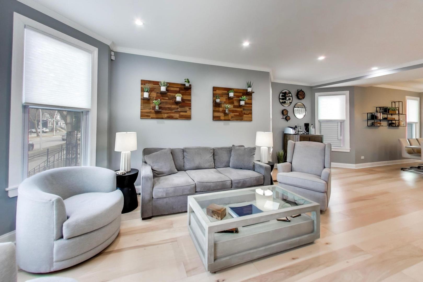 3716 N Spaulding Avenue