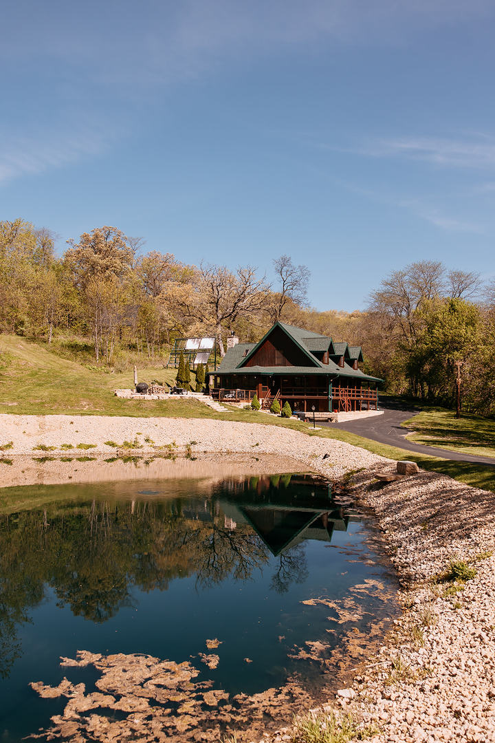 2105 N Elizabeth Scales Mound Road