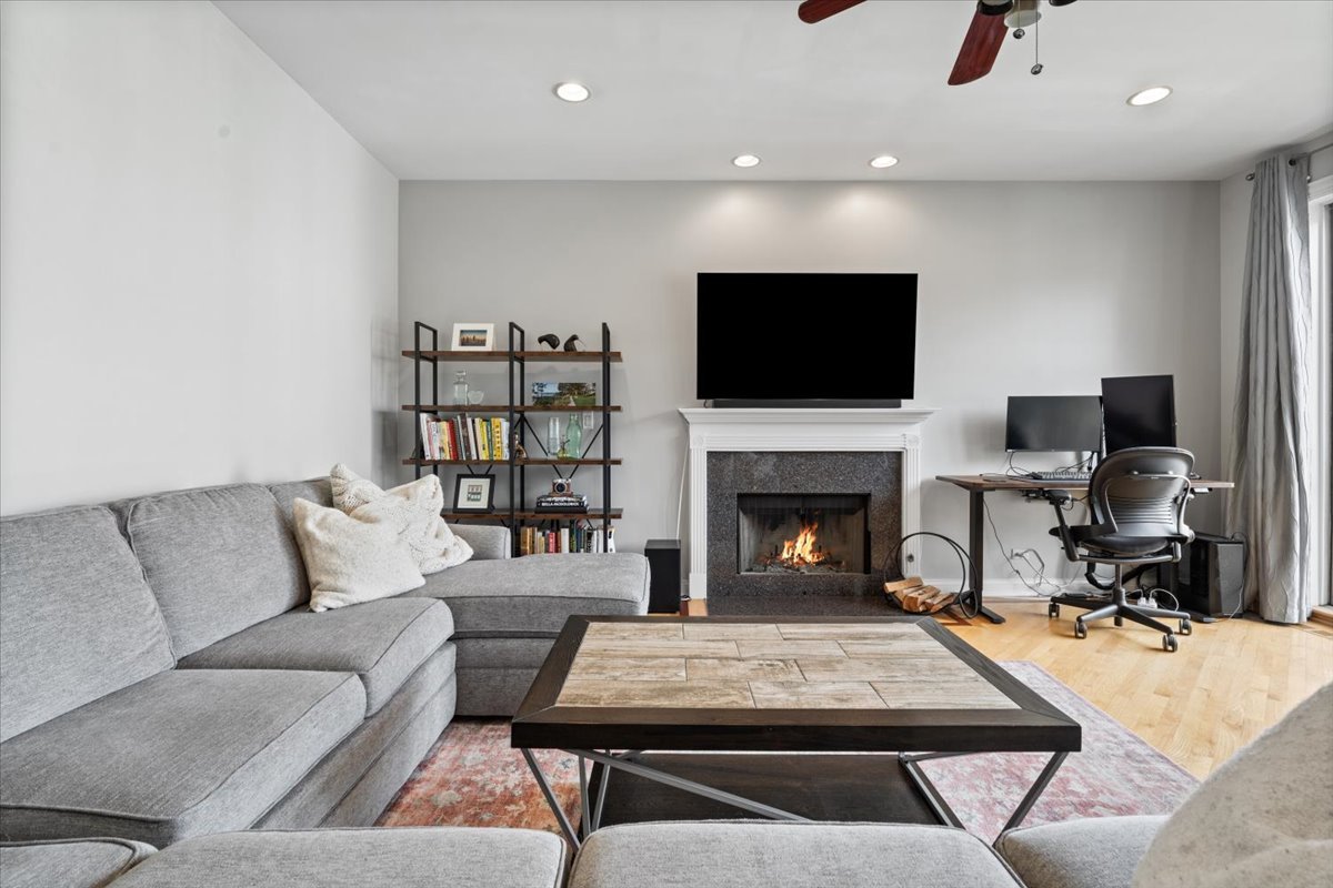 1541 W Chestnut Street 2