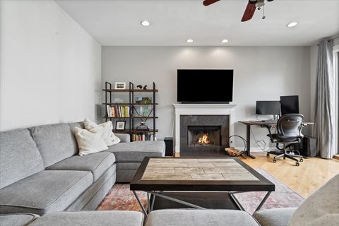 Tiny photo for 1541 W Chestnut Street #2, Chicago, IL 60642 (MLS # 12554335)